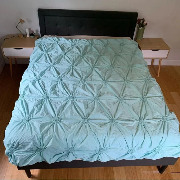 Pottery Barn Dorm Ruched Rosette Duvet Cover - Picture 2 of 7